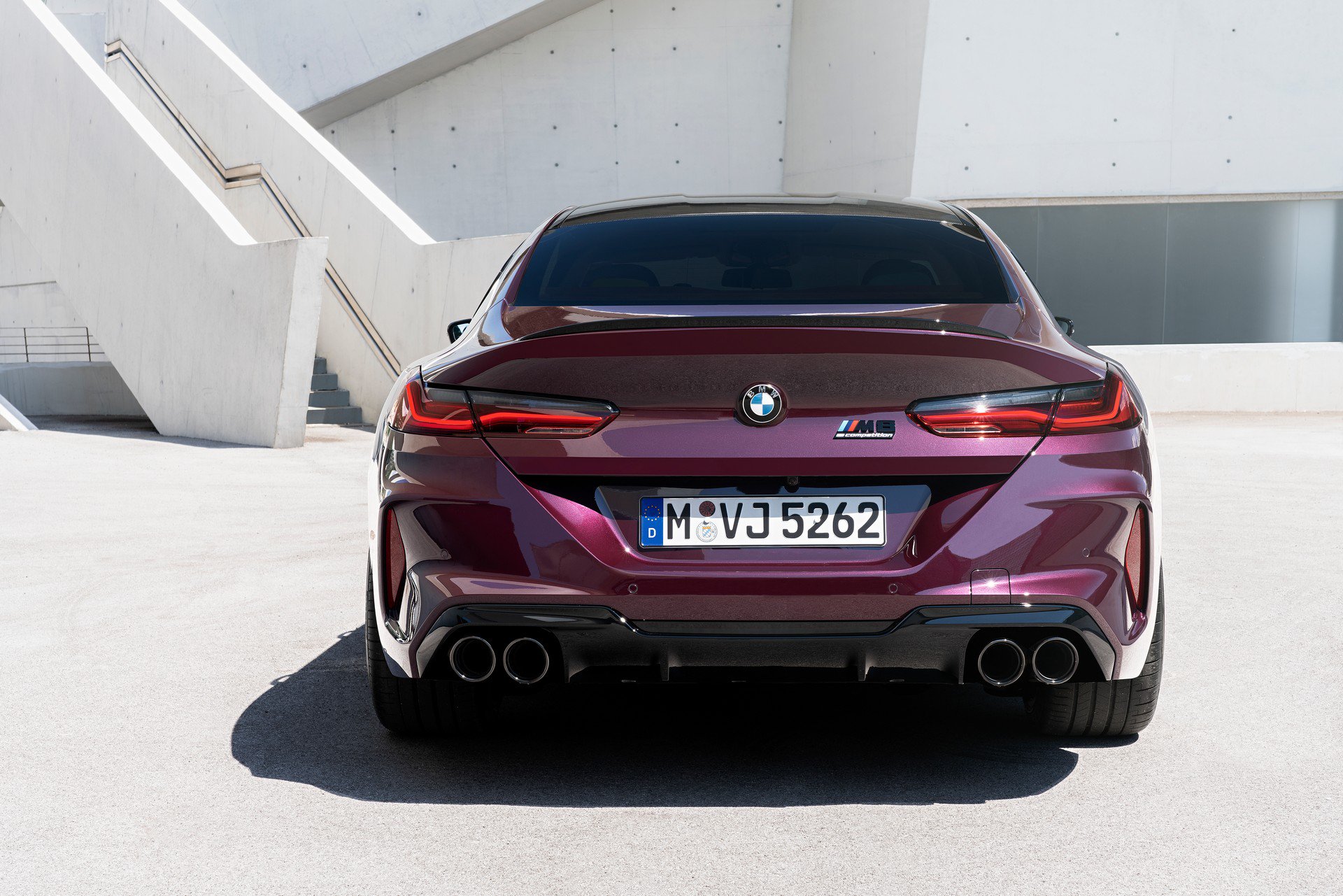 BMW-M8-Gran-Coupe-ราคา-1