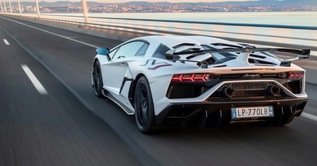 Rear-Lamborghini-Aventador-SVJ