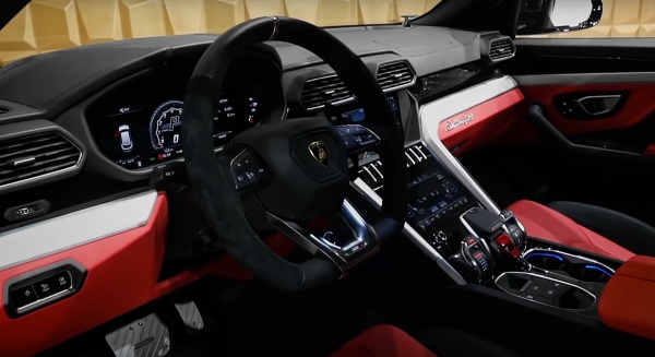 ภายใน Lamborghini Urus Venatus