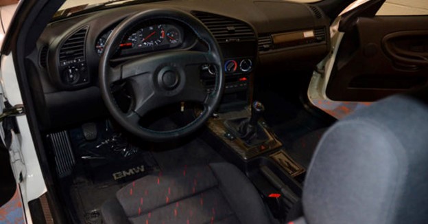 Interior-BMW-M3-Lightweight-1995