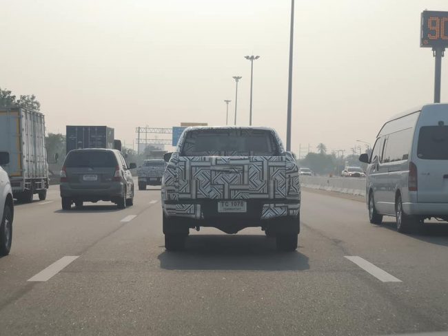 Rear-Toyota-Hilux-Revo-2020