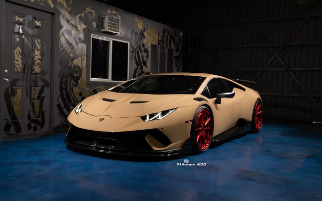 เพิ่มความเพอร์เฟค! Lamborghini Huracan Performante