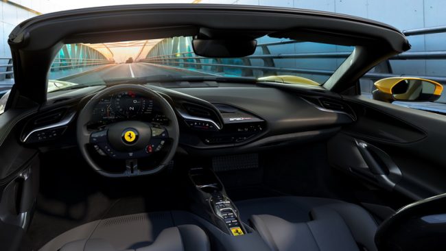 ภายใน Ferrari SF90 Spider