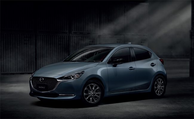 Mazda2 รุ่น Carbon Edition