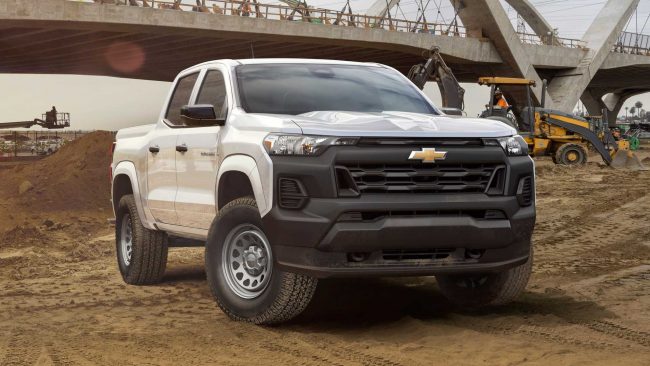 2023-chevrolet-colorado-wt