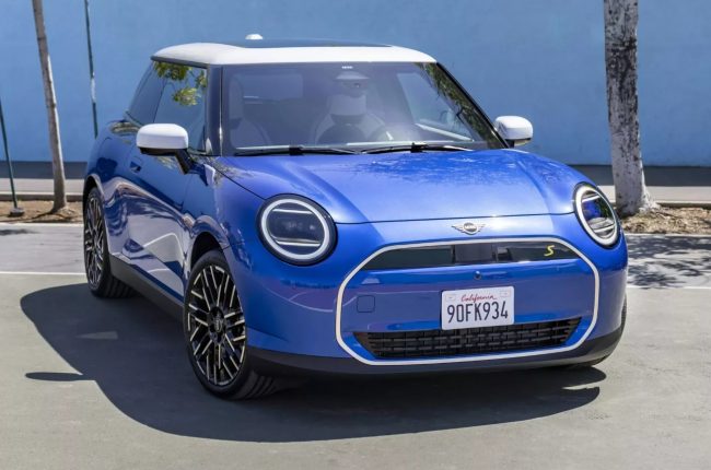 Mini-Cooper-EV-2024